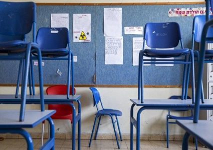 الهيئة العربية للطوارئ تطالب بعدم فتح المدارس