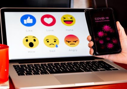 "فيسبوك" سيقوم بتنبيه المتفاعلين مع الأخبار الكاذبة حول كورونا