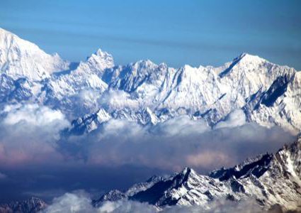 كورونا يمكن الهنود من مشاهدة جبال الهملايا