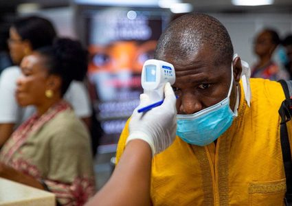 أمريكيون يحذرون من تخفيف قيود كورونا دون زيادة الفحوصات