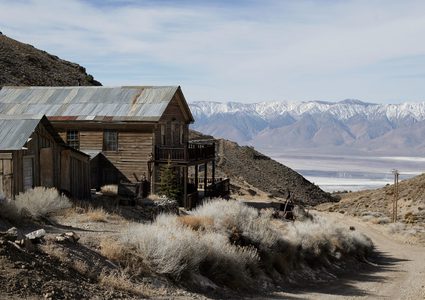 أمريكي يحجر نفسه في مدينة الأشباح المرعبة بسبب قيود كورونا