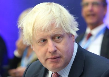 جونسون يعود لعمله بعد تعافيه من كوورنا