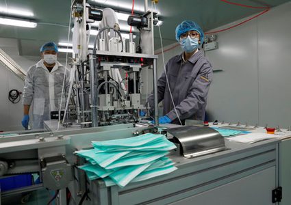 الاقتصاد: 10 منشآت صناعية جديدة لإنتاج الكمامات واللباس الواقي