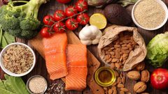 ما هو النظام الغذائي الذي يحمي الدماغ من الخرف؟