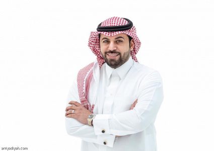 الإعلامي السعودي خالد العقيلي يبكي على الهواء