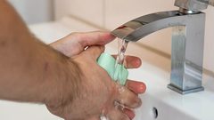 "الصابون المضاد للبكتيريا" والعادي تأثيرها متشابه على "كورونا"