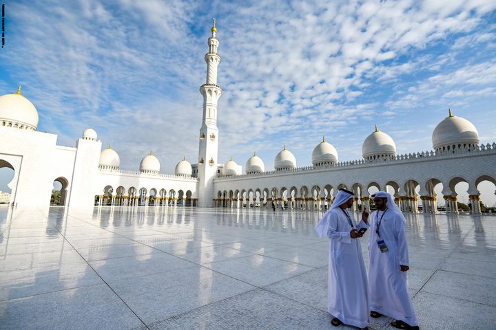 الإمارات تطالب بالصلاة في المنازل خلال  شهر رمضان