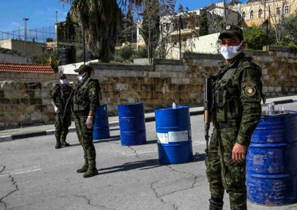 محافظ بيت لحم يقرر إغلاق قرية الولجة بعد تسجيل إصابة "بكورونا"