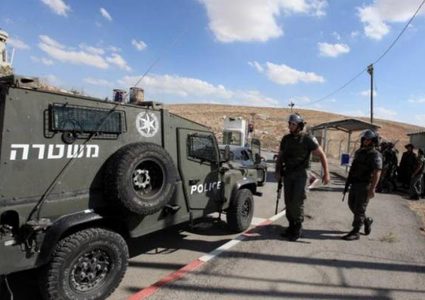 جنين: الاحتلال يحتجز مواطنا من برطعة على حاجز عسكري