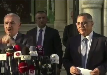 اشتية يشيد بدور الاعلام في تغطية أخبار الكورونا