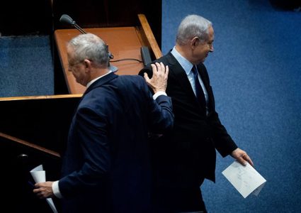 ما هي بنود اتفاق تشكيل الحكومة التي وقعها نتنياهو وغانتس ؟