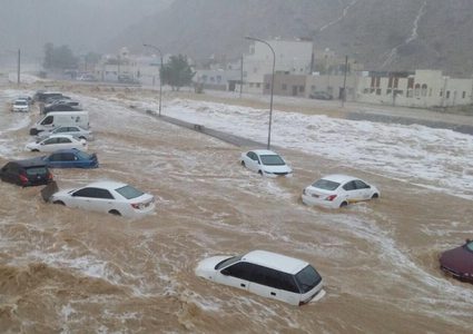 ارتفاع وفيات السيول في اليمن إلى 5 ونزوح المئات