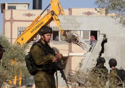 الاحتلال يخطر بهدم منزلين جنوب بيت لحم