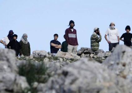 قوات الاحتلال تخلي 6 مبان استيطانية قرب مستوطنة "يتسهار"