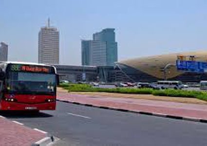 أبوظبي تستأنف خدمات النقل العام