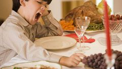 لماذا نشعر بالنعاس بعد تناول وجبة الإفطار في رمضان ؟