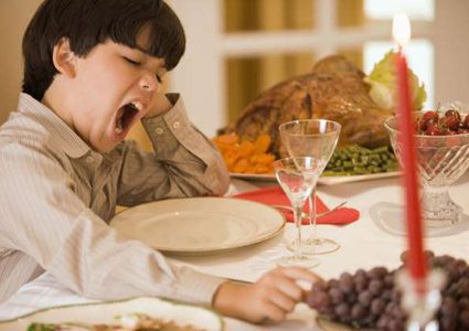 لماذا نشعر بالنعاس بعد تناول وجبة الإفطار في رمضان ؟