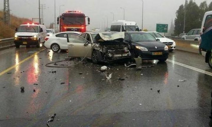 الخليل: اصابة 5 من رجال الامن الوطني بانقلاب مركبتهم