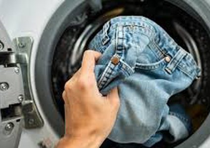 الصحة العالمية توضح طرق غسل ملابس مرضى كورونا