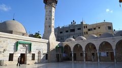 أبو الرب: ننتظر تقييم الوضع لفتح قطاعات بينها المساجد