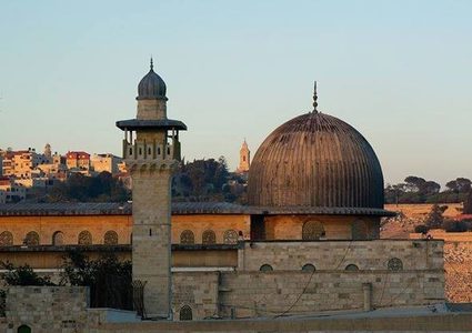 محافظ طولكرم: القرارات المتعلقة بالمساجد ما زالت كما هي