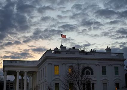 البيت الأبيض ينفي سعي ترامب لاستبدال وزير الصحة