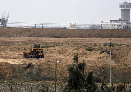 مصر تشرع ببناء جدار معدني على حدودها مع غزة