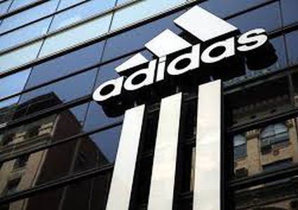 أرباح أديداس تتراجع بسبب كورونا