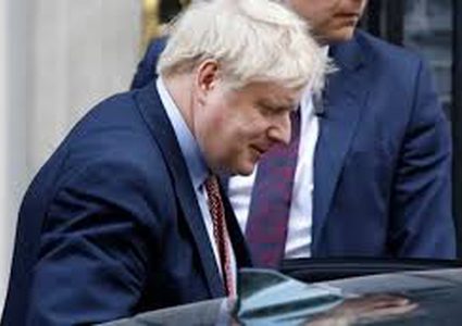 بوريس جونسون يتعافى من كورونا ويعود لمقعد القيادة
