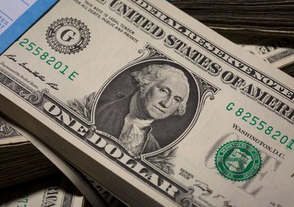 الدولار يستقر مع ترقب الأسواق