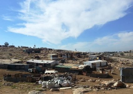 ‎الاحتلال يخطر بهدم بركسين في بيت جالا