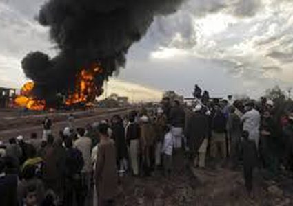 مقتل 3 اشخاص واصابة 15 اخرين في تفجير بالقرب من كابول