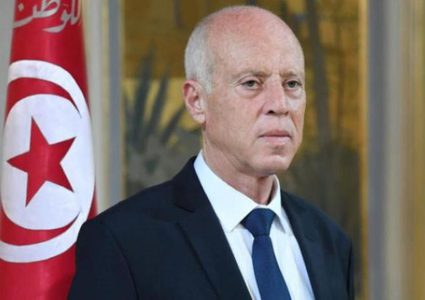 الرئيس التونسي يعلن حالة الطوارئ لمدة شهر