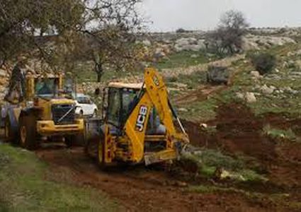 الاحتلال يجرف اراضي بورين جنوب نابلس