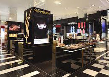 علامة Saint Laurent تنسحب من أسبوع الموضة الباريسي