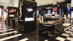 علامة Saint Laurent تنسحب من أسبوع الموضة الباريسي