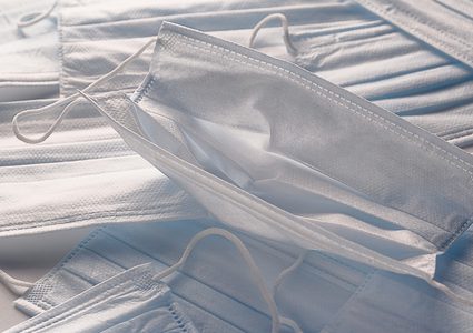 كيف تجعل الكمامة العادية أكثر فعالية للوقاية من كورونا ؟