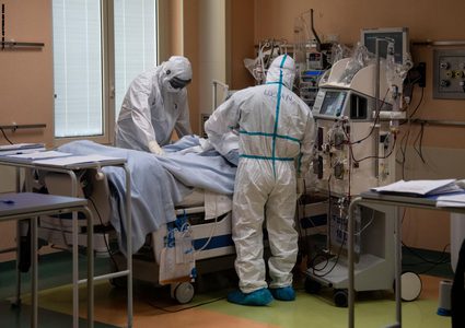 تسجيل 80 حالة وفاة جديدة بفيروس كورونا في ايران