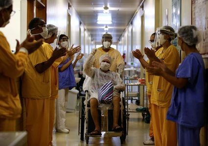 إسبانيا تقر خطة من أربع مراحل لرفع إجراءات الحجر