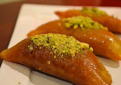 القطايف.. أشهر الحلويات في شهر رمضان