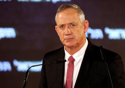 غانتس: لن أستخدم بند الإسكان وسنخفض رواتب الوزراء لمواجهة كورونا