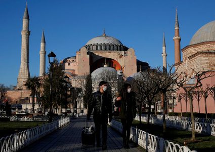 تراجع إيرادات السياحة التركية 11.4%