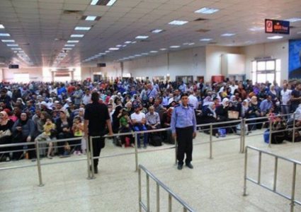 الديك: 2000 شخص سيعودون للوطن الأحد عبر معبر الكرامة