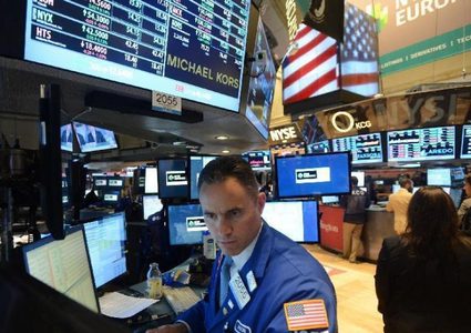 الأسهم الأمريكية تهوي بفعل تجدد تهديد الرسوم الجمركية