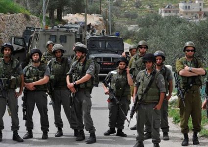 الاحتلال يغلق مدخل "أبو الطوق" في الخليل