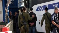 الاحتلال يصدر أوامر اعتقال إداري بحق 62 أسيرا خلال نيسان الماضي