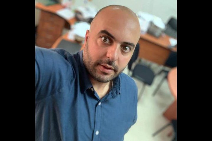 الاحتلال يمدد اعتقال الأسير أشرف أبو عرام للمرة الثالثة