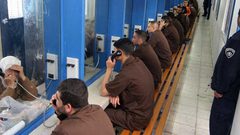 هيئة الأسرى: السماح للأسرى بإجراء مكالمة هاتفية لمرة واحدة