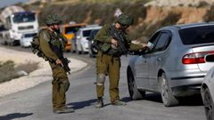 الاحتلال يحتجز عددا من المتطوعين على حاجز للمحبة شرق بيت لحم