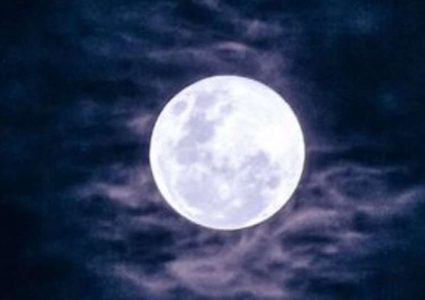 القمر يثير المزيد من التساؤلات حول كيفية تشكله ونشأته